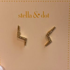 Stella & Dot Lightning studs
